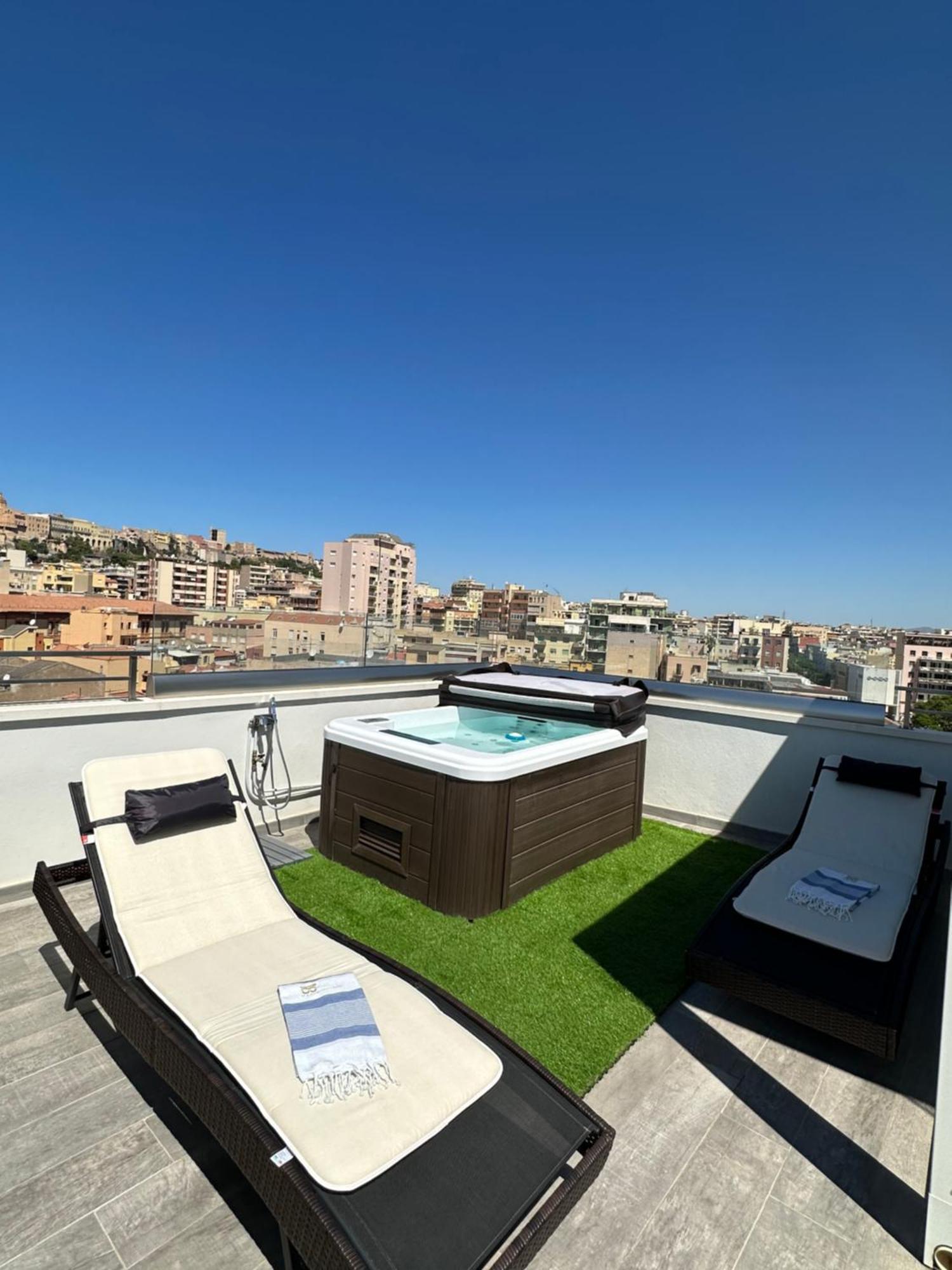 18 Dante Luxury Suites Cagliari Exterior photo